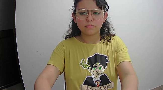 mary_diazz1 naked stripping on cam for live sex video chat