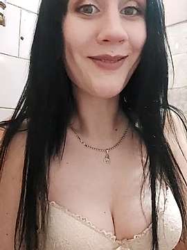 Miranda_Kisa naked stripping on cam for live sex video chat