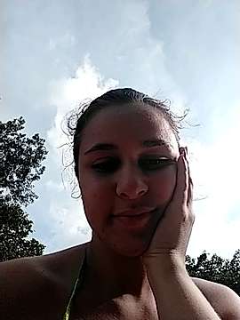 Miss_Ariff naked stripping on cam for live sex video chat
