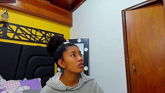 Nix_Brown naked stripping on cam for live sex video chat
