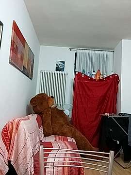 pamee2000 naked stripping on cam for live sex video chat
