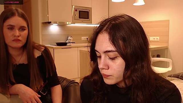 sandy_rich naked stripping on cam for live sex video chat