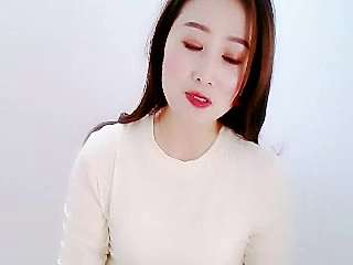 Sarah-MM naked stripping on cam for live sex video chat