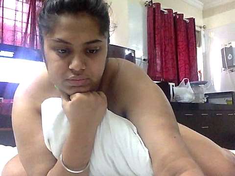 slutychocolaty naked stripping on cam for live sex video chat