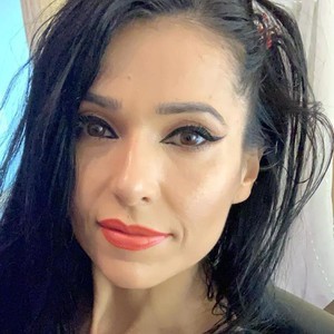 Smileytinaa naked before webcam in live video chat