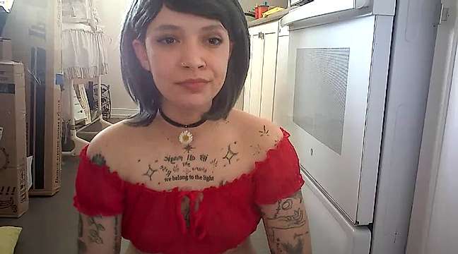 SoyerDaae naked stripping on cam for live sex video chat