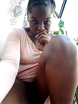 SQUIRTBABE-69 naked stripping on cam for live sex video chat