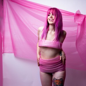 Stoned_Emmaxo naked before webcam in live video chat