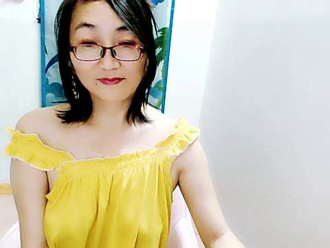 surexiaoxia naked stripping on cam for live sex video chat