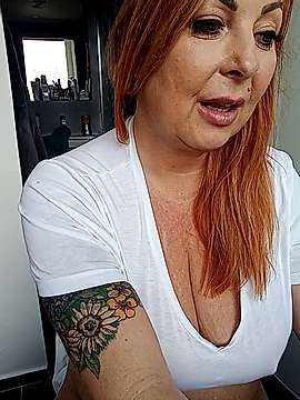 TammyJeann naked stripping on cam for live sex video chat