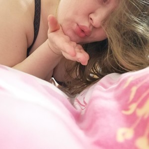 TreysyHot naked before webcam in live video chat