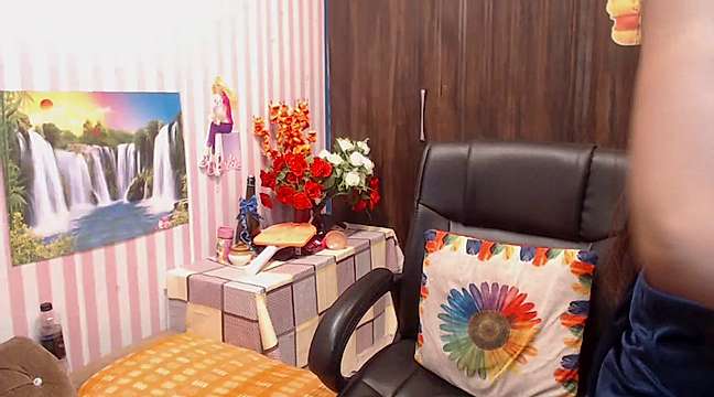 ttanyaaa naked stripping on cam for live sex video chat