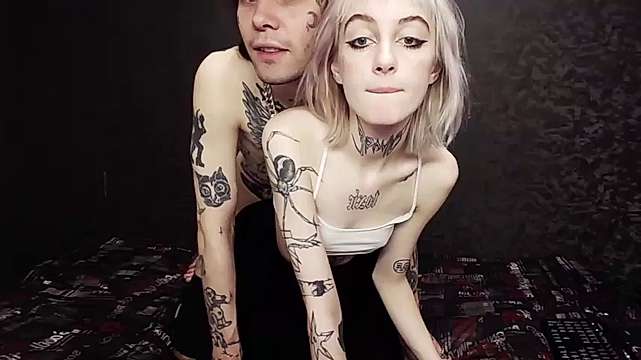 VeryEmyBaby naked stripping on cam for live sex video chat