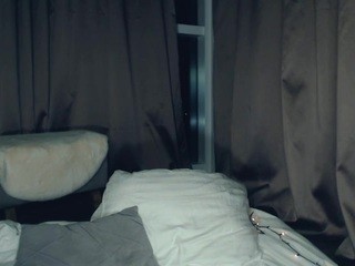 vikki-spanks naked Live Sex Chat Room