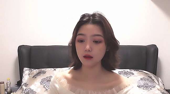 Washai naked stripping on cam for live sex video chat