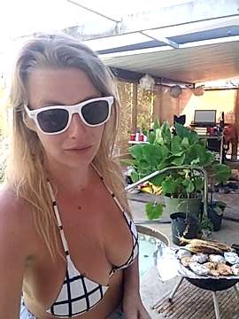 AsiaGoesPro naked stripping on cam for live sex video chat
