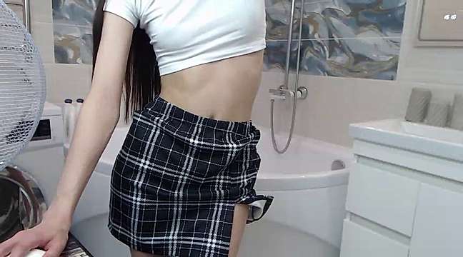 BettyLawman naked stripping on cam for live sex video chat