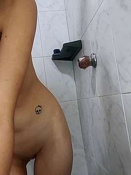 Chloe-Sex1 naked stripping on cam for live sex video chat