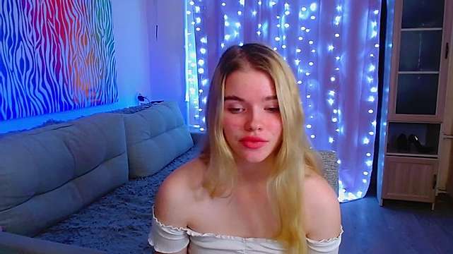LCrush naked stripping on cam for live sex video chat