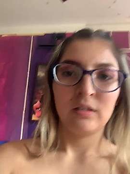 milla_xx naked stripping on cam for live sex video chat