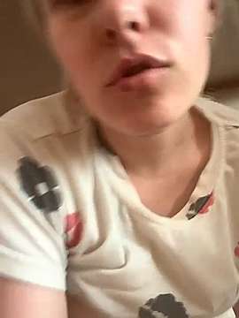Oneskybllue naked stripping on cam for live sex video chat