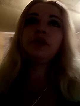 SindiHelen naked stripping on cam for live sex video chat
