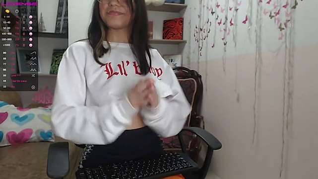Sussijhones naked stripping on cam for live sex video chat