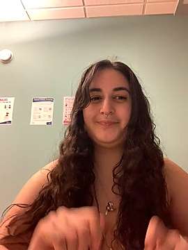 TheeKittyNamedKiwi naked stripping on cam for live sex video chat