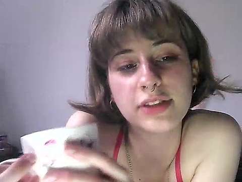 truskaw_chick naked stripping on cam for live sex video chat
