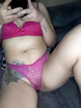 Vich_sexyy naked stripping on cam for live sex video chat