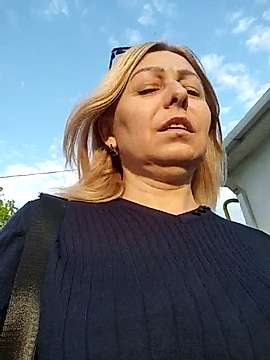 zarinaicy naked stripping on cam for live sex video chat