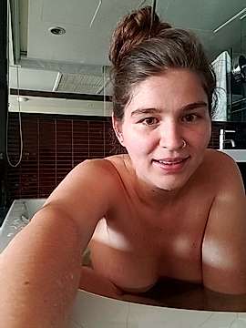 zorii_love naked stripping on cam for live sex video chat