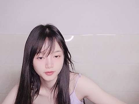 Adelle_Adelaide naked stripping on cam for live sex video chat