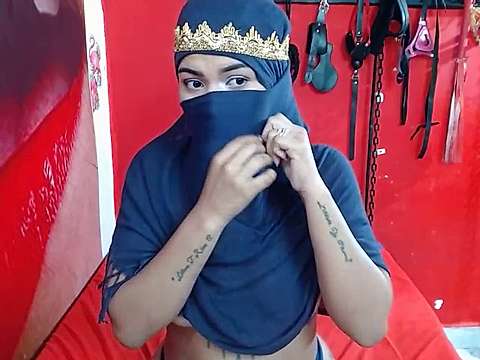 Alisha_fox_ naked stripping on cam for live sex video chat