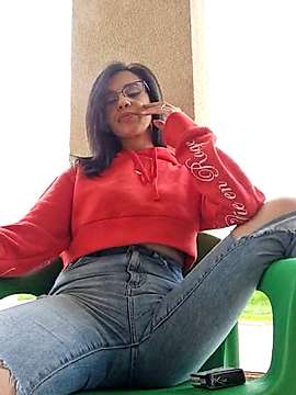 Amynaxxx naked stripping on cam for live sex video chat