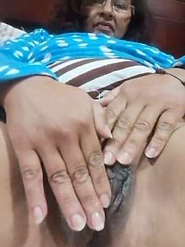 Andeanwoman1 naked stripping on cam for live sex video chat