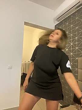 AnnelisseKane naked stripping on cam for live sex video chat