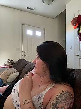 Avannna naked stripping on cam for live sex video chat
