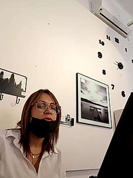 BELEN82 naked stripping on cam for live sex video chat