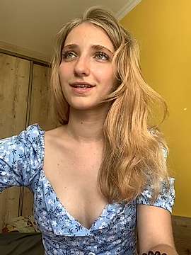 Betty_Blond naked stripping on cam for live sex video chat