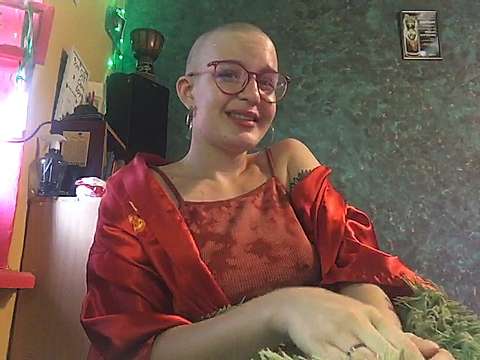 Cute_Bitch_Squirting naked stripping on cam for live sex video chat