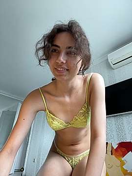everybody_loves_pussy naked stripping on cam for live sex video chat