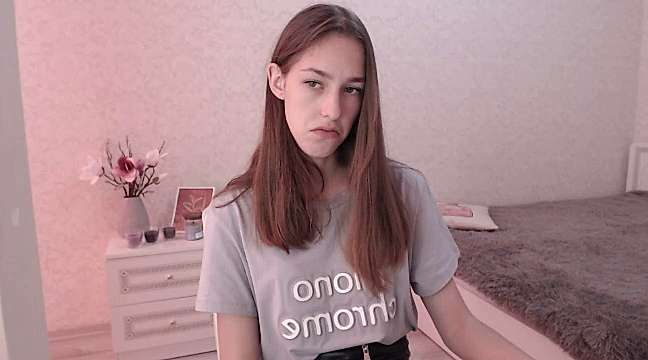 FiorellaDivine naked stripping on cam for live sex video chat