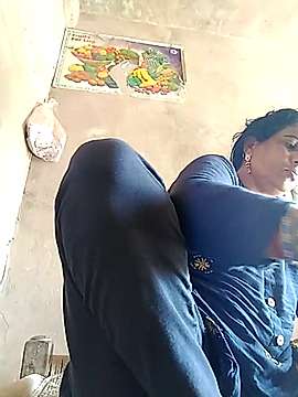 Hot_pihu_007 naked stripping on cam for live sex video chat