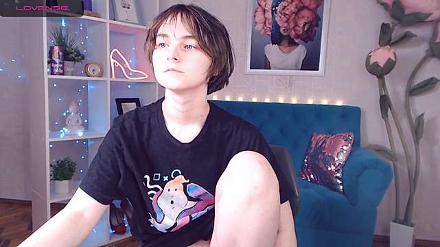 KellyDreammm naked stripping on cam for live sex video chat
