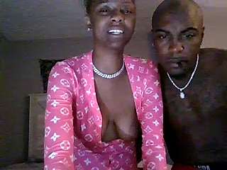 Naughty-Deeyah naked stripping on cam for live sex video chat
