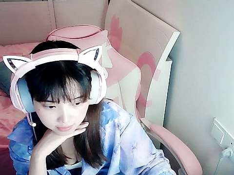 queen_XF naked stripping on cam for live sex video chat