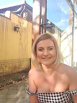 SelenaShine naked stripping on cam for live sex video chat