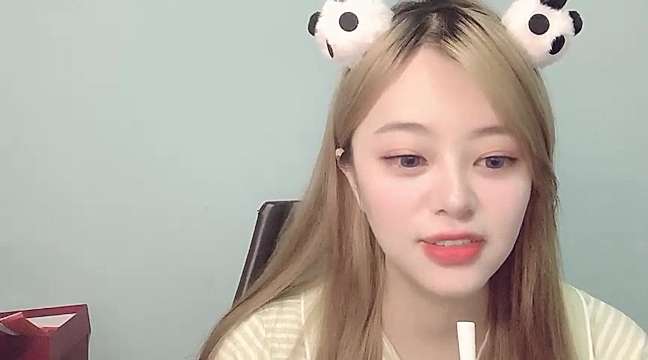 Seraphine_01 naked stripping on cam for live sex video chat