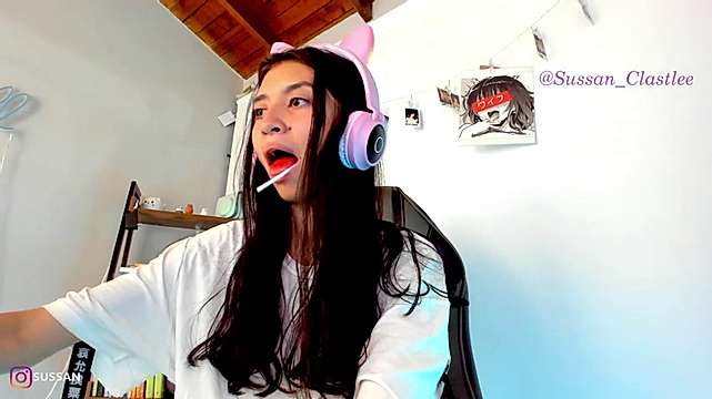 Sussan_castlee naked stripping on cam for live sex video chat